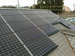 和風瓦の上にも太陽光取り付け可能です!