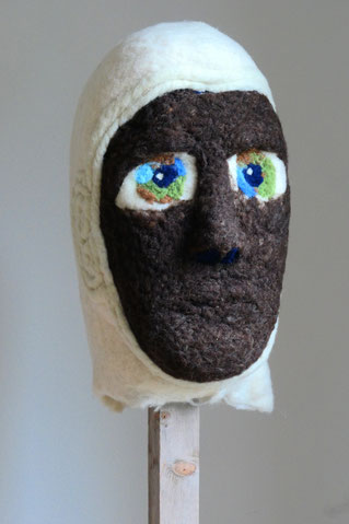 Gardien.nes III, dim. h 42 cm x 22 cm x 31 cm, 2025