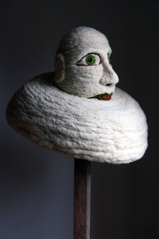 Gardien.nes I, dim. h 41 cm x 46 cm x 42 cm, 2025