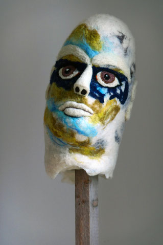 Gardien.nes XIV dim h 44 cm x 22 cm x 31 cm, 2025