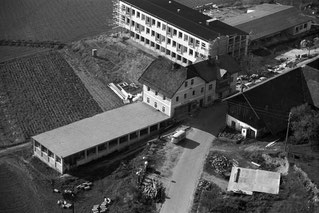1963 MARKO-Schuhfabrik und Volksschule