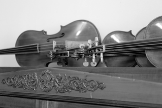 Baroque violas and violins