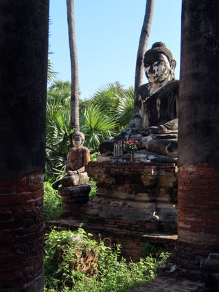 alter Buddha in der Yadana See Mee Pagode