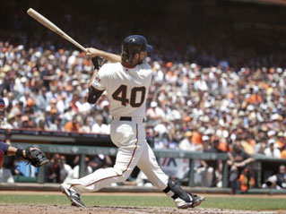 Nella foto Madison Bumgarner in battuta (AP Photo/Eric Risberg)