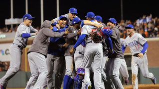 I Cubs festeggiano (foto da Foxsport.com)