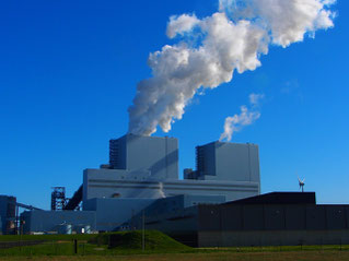 Kraftwerk-Architektur in Emshaven