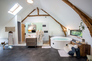 Chambre avec jacuzzi intérieur privatif