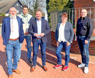 Im Bild von links: Martin Schütz (SPD OV Vorsitzender) Patrick Buchsbaum, Guido Pott (MDL), Anke Henning (MDB) und Thomas Rehme (Vorsitzender der SPD Kreistagsfraktion und der Gemeinde Bohmte)