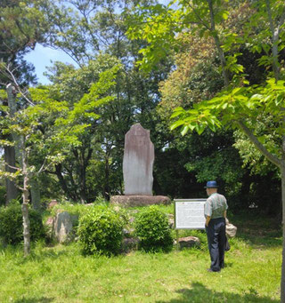 津偕楽園に立つ「斎藤拙堂頌徳碑」