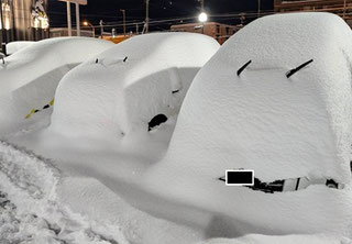 駐車中の車