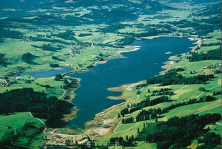 Luftbild vom nahe gelegenen Rottachspeicher See