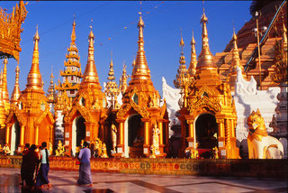 Shwedagon am frühen Morgen
