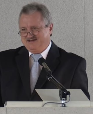 „Unsagbar böse!“ Pastor Jakob Tscharntke zur Impfung und den Corona-Maßnahmen „Unsagbar böse!“ Pastor Jakob Tscharntke zur Impfung und den Corona-Maßnahmen