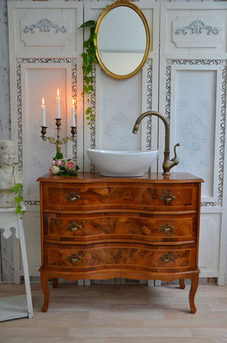 Antike Waschtische - funktionstüchtig aufgearbeitet - Land & Liebe