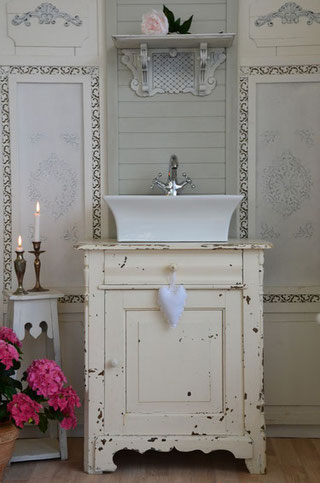 Vintage Waschtische - funktionstüchtig aufgearbeitet - Land & Liebe