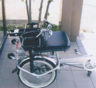 リハビリできる車いすは折り畳みも簡単