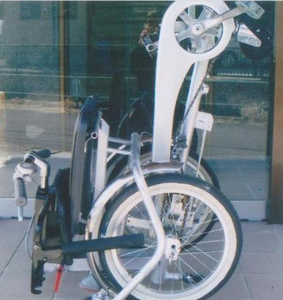 リハビリ 車椅子は持ち運びも簡単