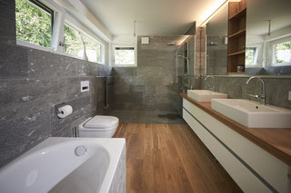 Traumbad in Stuttgart mit Valser Stein - Raisch Fliesenfachgeschäft