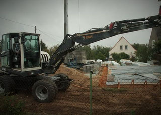 Nach Feierabend  - Hier wird ein barrierefreies Blockhaus gebaut - Wohnhaus - Bungalow - Einfamilienhaus - Hausbau - Hauskauf - Bauen - Kaufen  - Hessen - Niedersachsen -  Berlin-Brandenburg - Hamburg - Kiel - Schleswig-Holstein - Lübeck