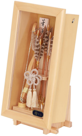 破魔弓 檜 清和（せいわ）8号 高さ35cm 額飾りケース入（1214-08-970）横