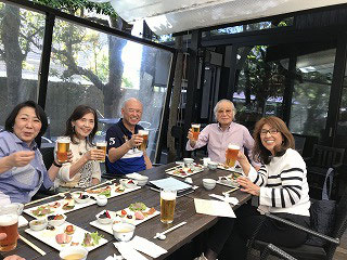 汗ばむ陽気だったので、まずは、のどを潤すため、全員生ビールでカンパーイ(^_^)v　　格別美味しかった(^^♪