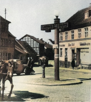 Pr. Eylau Stadt Wegweiser nach Königsberg und nach Landsberg