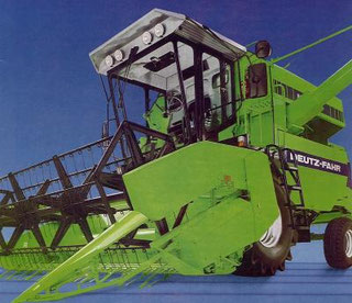 Mähdrescher Hersteller - Technische Daten - tractorbook.de