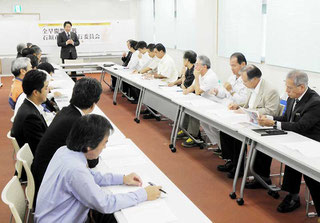 全早慶戦実行委員会が設立された=市中央運動公園野球場会議室