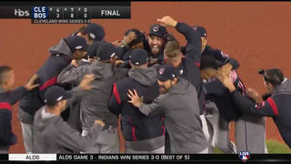 I Cleveland Indians festeggiano. I Red Sox sono fuori