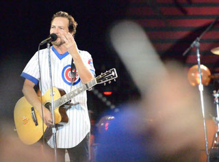Nella foto il cantante dei Pearl Jam Eddie Vedder