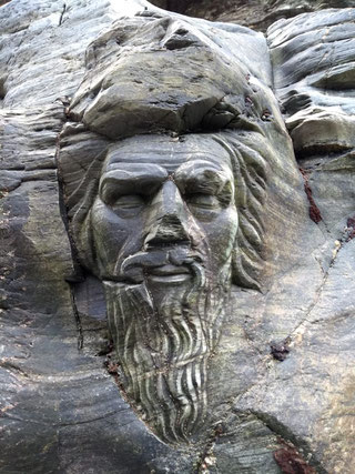 Escultura de Merlin em Tintagel, Inglaterra