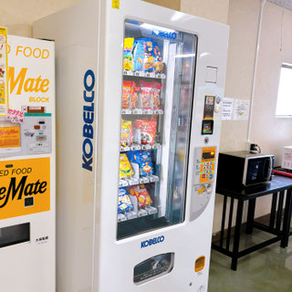 お菓子自販機 ゼニス