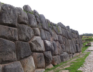 die historische Inka Mauer die Cusco schützte....