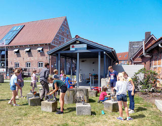 Kinder-Uni in Freiburg/Elbe - Historischer Kornspeicher Freiburg/Elbe