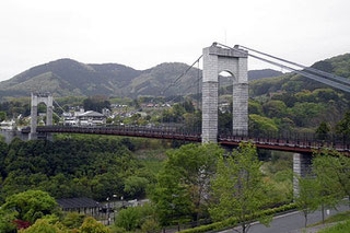 秦野戸川公園　風の吊り橋