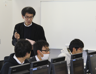 お問い合わせ事例61ICTの利活用で「データの分析」の学習をさらに発展させる～早稲田大学高等学院　情報教育推進校（IE-School）公開授業　2年生「社会と情報」「データ分析による問題解決」