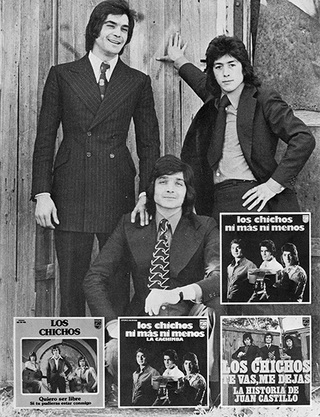 Los Chichos, Julio Jero y Emilio posando. (Madrid, 1974). Abajo los 3 primeros singles, 1973/ 1974