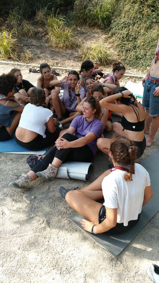 Descansant a Sant Vicenç de Torelló després d'una llarga ruta.