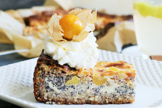 Leckerer Kuchen mit Mohn, Apfel und Olivenöl Oligarto