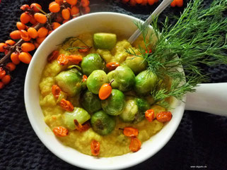 Blumenkohl Bowl mit sanddorn un Rosenkohl Oligarto Rezept