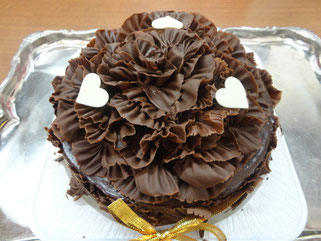 チョコレートケーキ/フリル