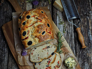 Oliven-Parmesan-Brot