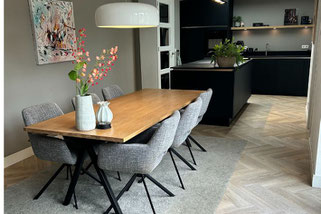 Binnenkijker: keuken met zwart kookeiland en Scandinavisch interieur