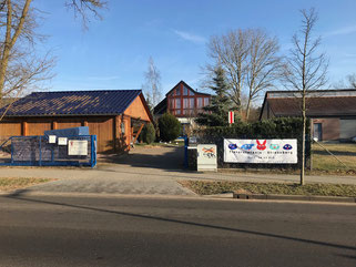 Tierarztpraxis Strausberg - Parkplätze u. Praxiszugang