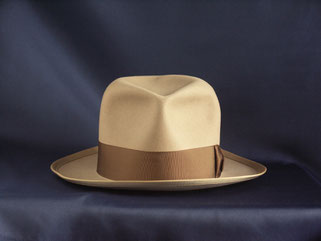 ROYAL STETSON  whippet light brown 1950's front view