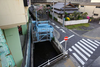 中井筋に設置された除塵用の機械