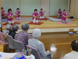 ご利用者の手拍子に合わせて