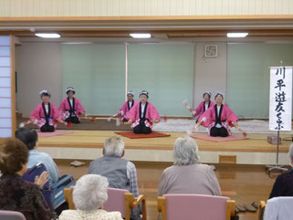 銭太鼓の披露にご利用者も大変喜ばれました