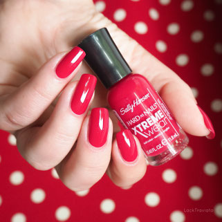 swatch Sally Hansen Cherry Red