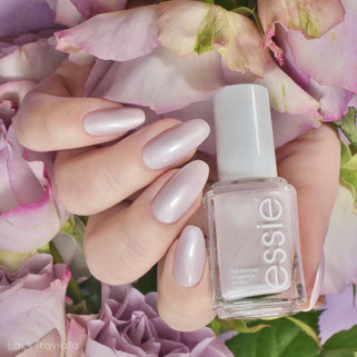 essie • pillow talk-the-talk - LackTraviata - Nagellack-Liebe